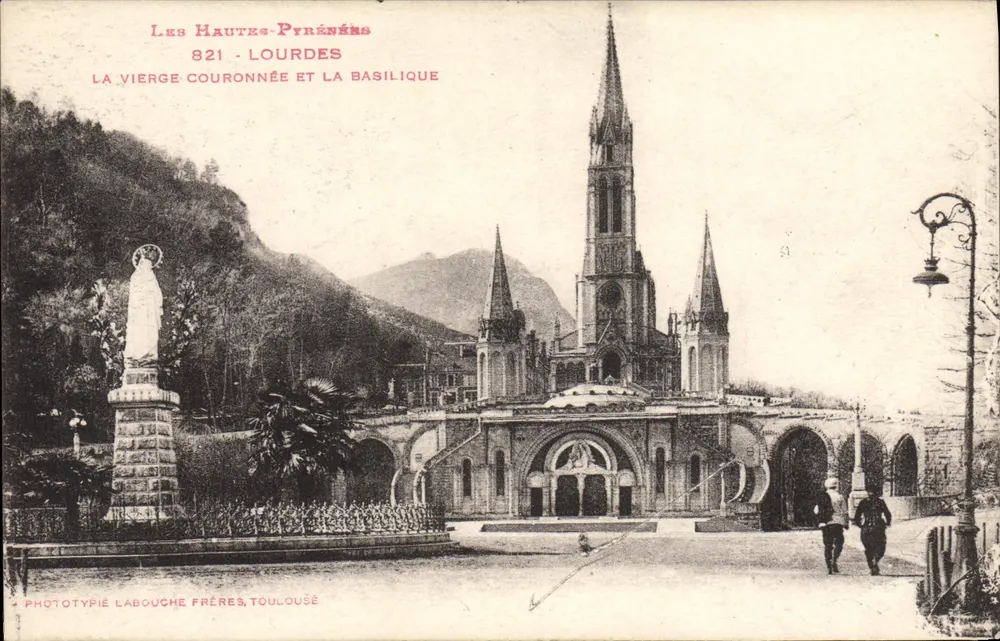 Lourdes — Die gekrönte Jungfrau und die Basilika — Phototypie Labouche Frères, Toulouse - Vorderseite