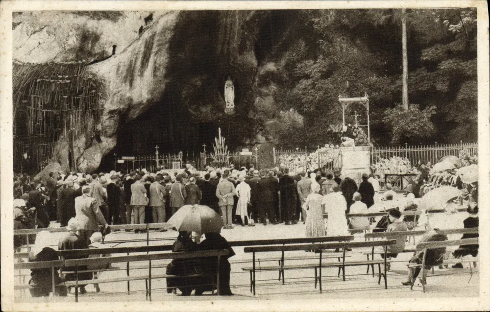 Lourdes — A Gruta Milagrosa — Edição Palais d'Épaise - Lourdes - Frente