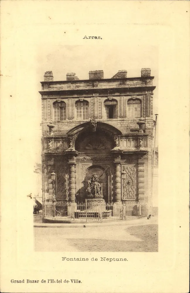 Fonte de Netuno — Arras — Grande Bazar do Hotel de Ville - Frente