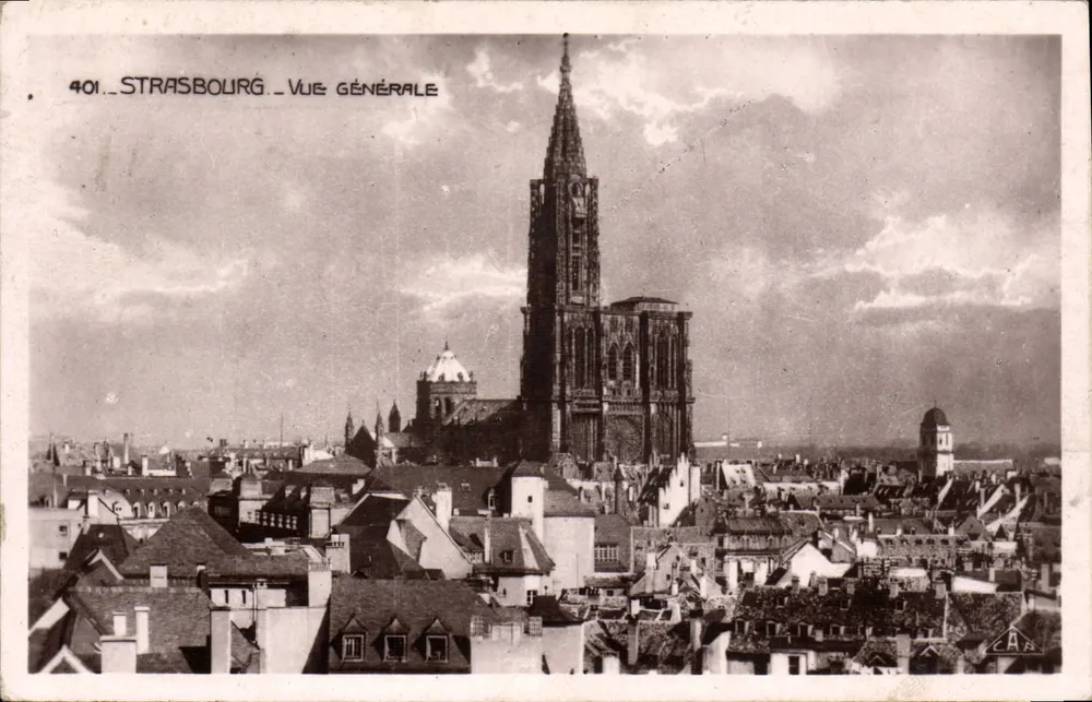 Strasbourg — Vista Geral — editor A. P. Strasbourg, n° 401 - Frente