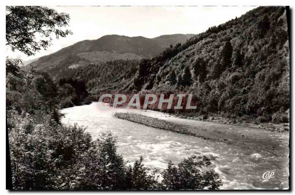 Vale da Dranse — vista do rio entre montanhas — editor Cap - Frente