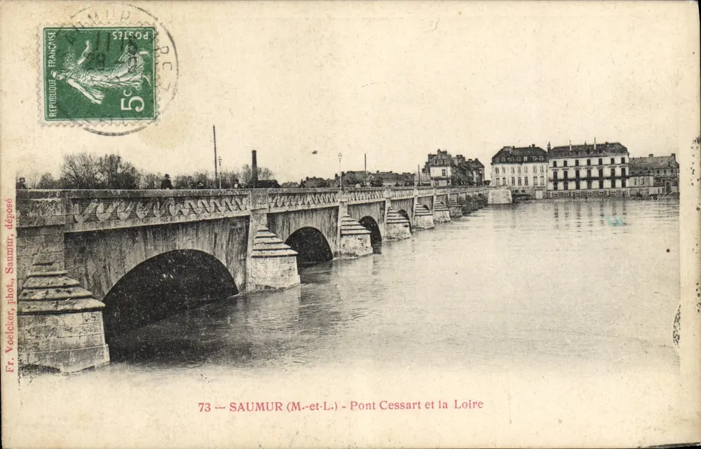 Saumur (M.-et-L.) — Puente Cessart y la Loira — Fr. Voelcker, fot. Saumur, deposito - Anverso