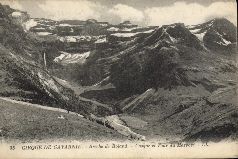 Cirque de Gavarnie — Brèche de Roland — Casque und Tour du Marboré — LL - Vorderseite