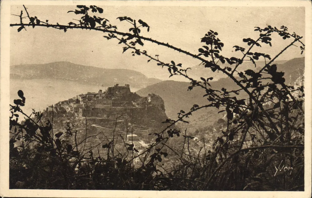Eze — Wioska widziana przez mleczniki — Yvon - Awers