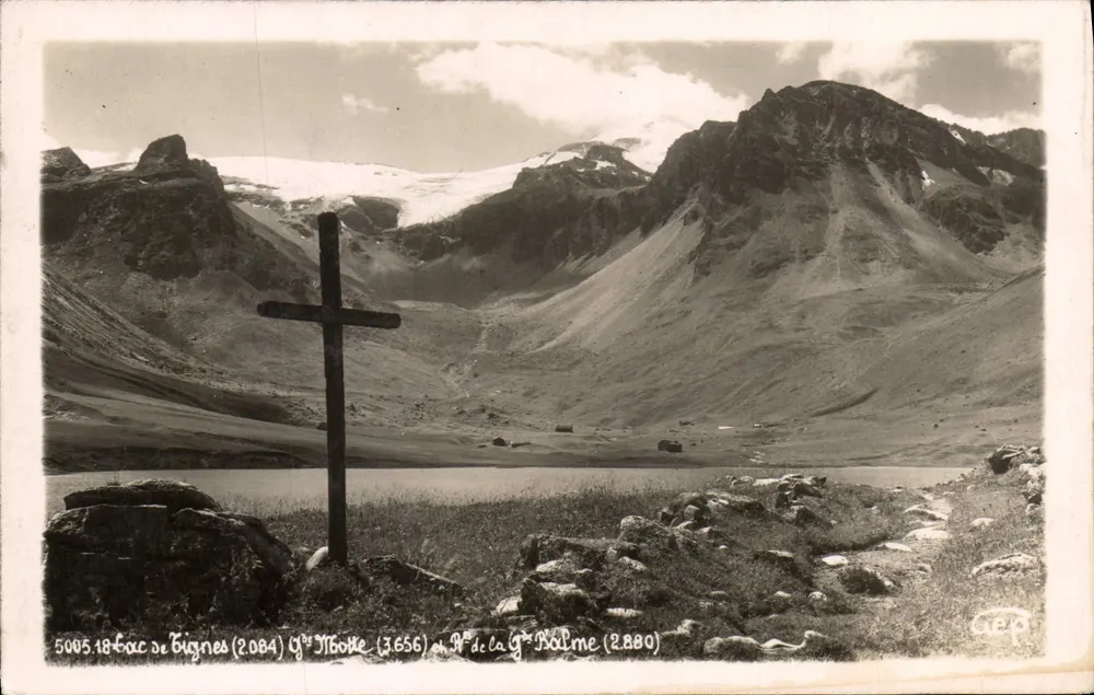 Cruz no lago de Fignes — montanhas da Alta Saboia — editor CEP, n° 5005.18 - Frente