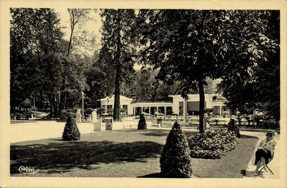 Aix-les-Bains (Savoie) — Um canto do Parque — Fot. Pomblier Macon - Frente