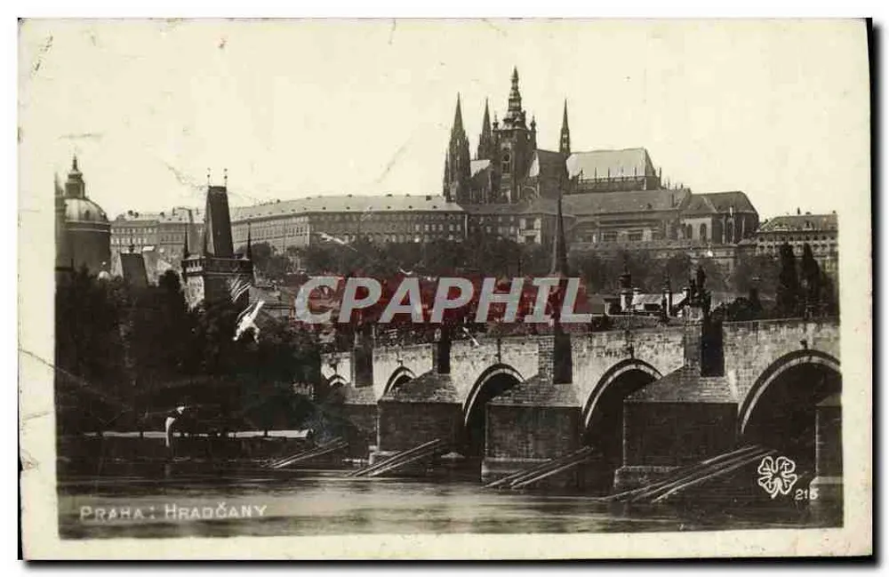 Praha : Hradčany — vue du château et du pont Charles, éditeur PRAGUE, n° 215 - Frente