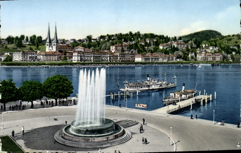 Luzern — widok jeziora z fontanną i łodzią — Photoglob - Wehrli A. G. - Zurych - Awers