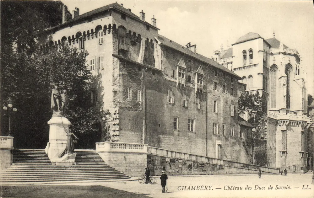 Chambéry — Schloss der Herzöge von Savoyen — LL - Vorderseite