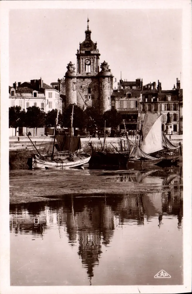 La Rochelle — Die Große Uhr und eine Ecke des Hafens — C.P. Strasbourg - Vorderseite