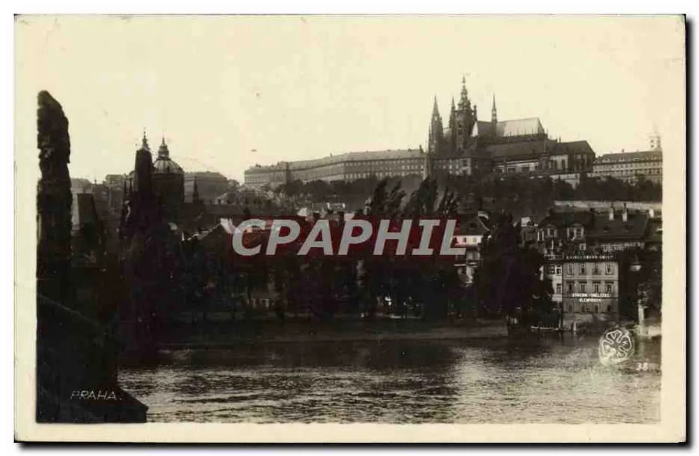 Praha — Blick auf das Schloss und die Charlesbrücke — Verlag Strojní závody, Serie 38 - Vorderseite