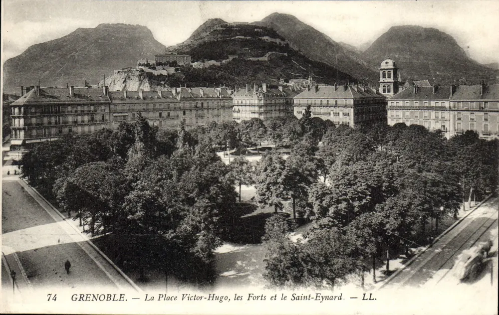 Grenoble — Place Victor-Hugo, die Festungen und das Saint-Eynard — LL. - Vorderseite