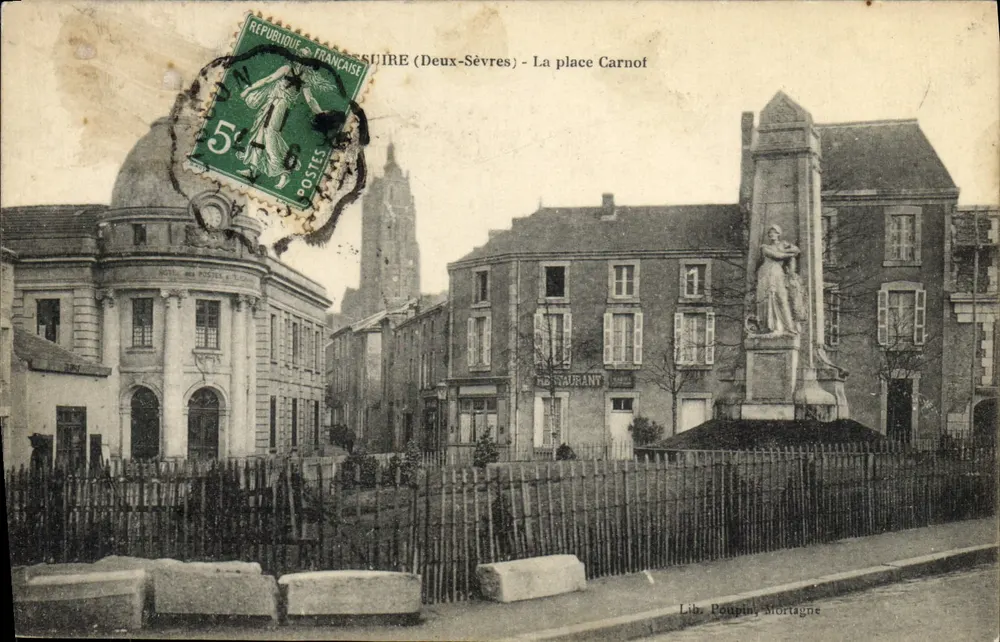 SUIRE (Deux-Sèvres) - A praça Carnot — Lib. Poupin, Mortagne - Frente