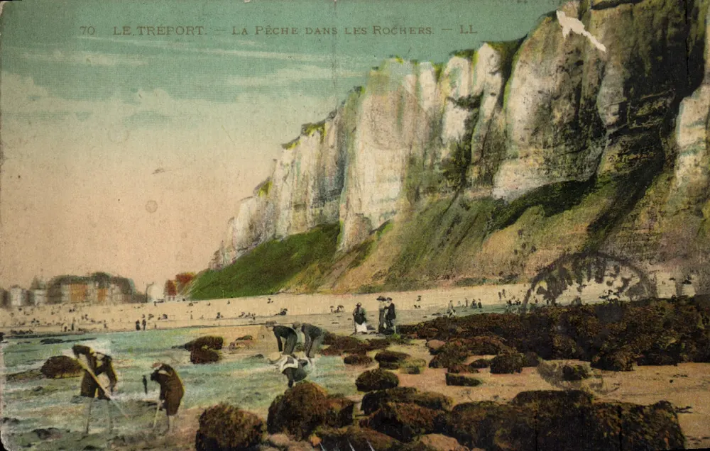 Le Tréport — La pêche dans les rochers — LL - Frente