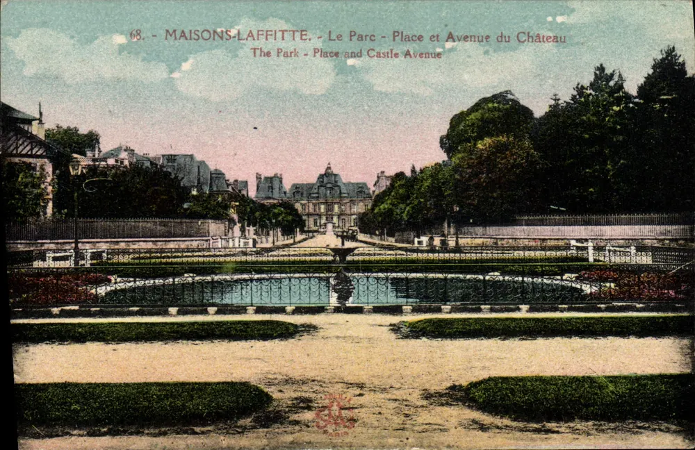 MAISONS-LAFFITTE - Le Parc - Place et Avenue du Château — CPA n°68, éditeur non visible - Recto