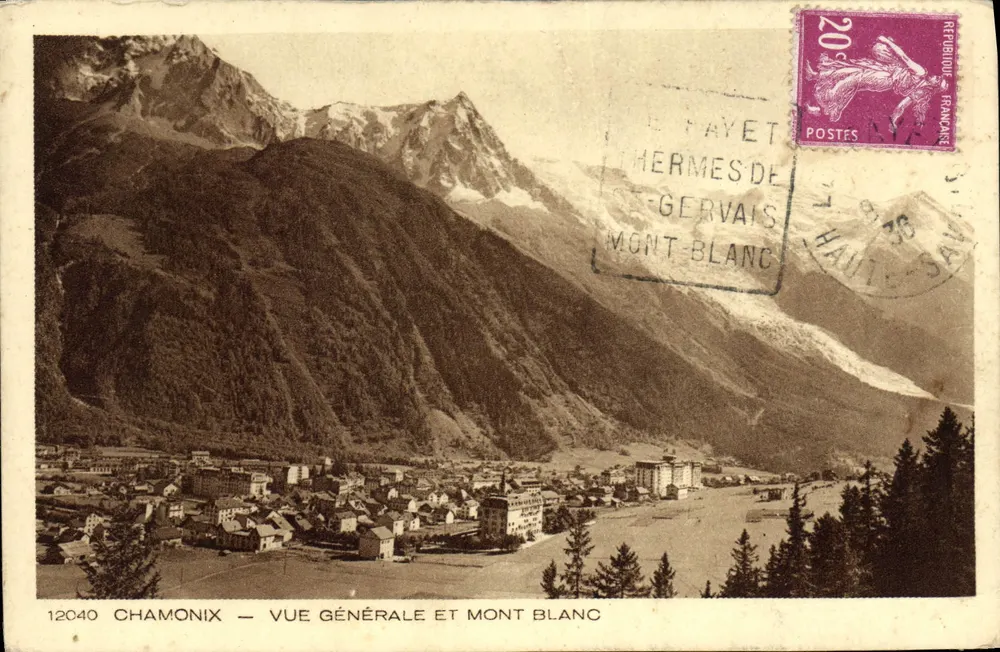 Chamonix — Vista geral e Mont Blanc — Editor Les Deux Savoies, n° 12040 - Frente