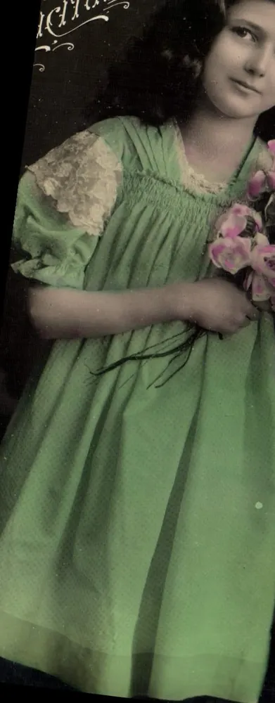 Jovem moça em vestido verde — orquídeas — editor 'L'Écho de la France' n° 1234 - Frente