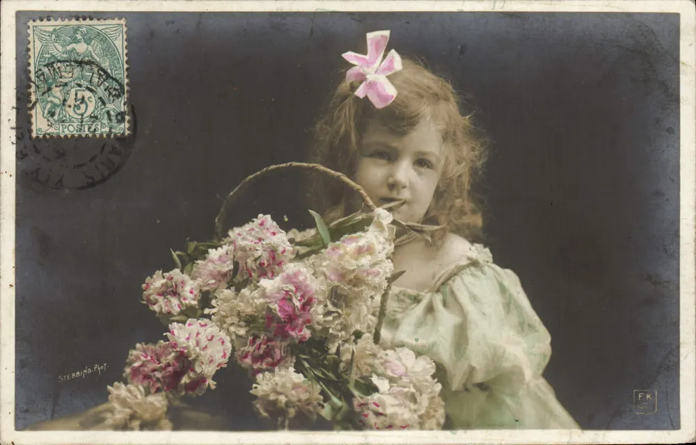 Menina com cesto de flores — Stebbing & Piot, FK — número de série não visível - Frente