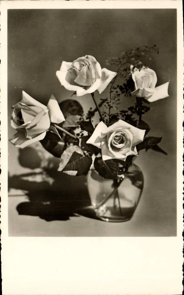 Arranjo de rosas — fotografia em preto e branco — Bohile Photographic - Frente