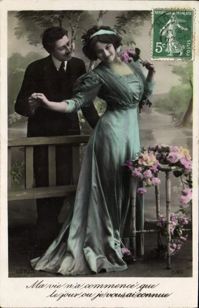 Couple enlacé — scène de jardin — éditeur LOTUS n°649 - Recto