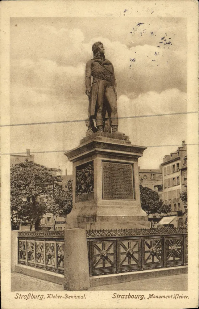 Estrasburgo. Monumento Kleber — estátua de Kleber sobre pedestal com placa e grade — editor Ottmar Zieher München - Frente