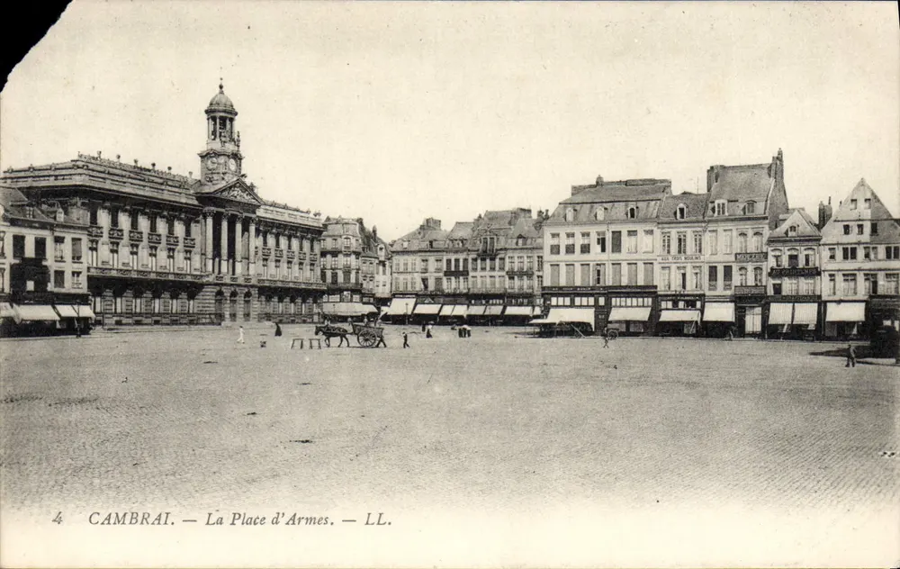 Cambrai — A Place d'Armes — LL. - Frente