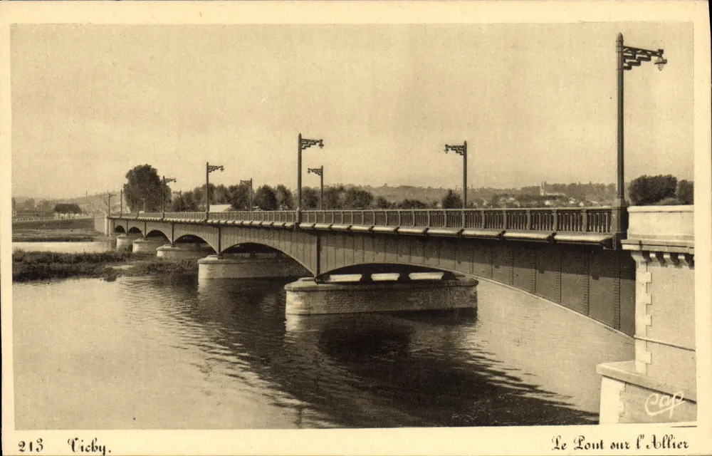 Vicby — The Wolf on the Allier - Front