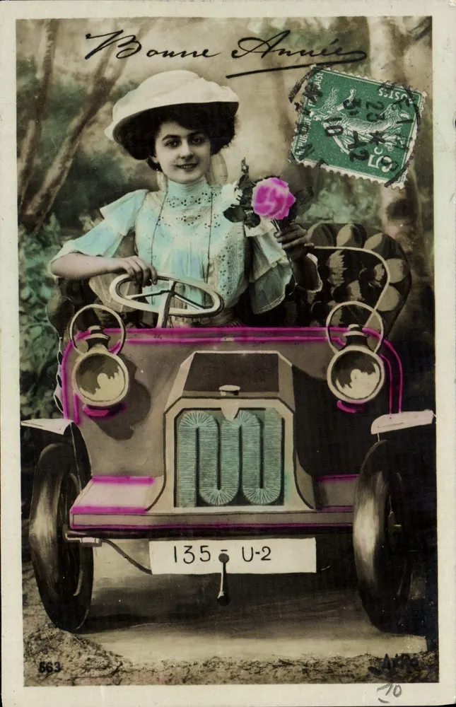 Frau am Steuer eines Autos — farbig gestaltete Ansichtskarte — Verlag A. Fournier, Nr. 863 - Vorderseite