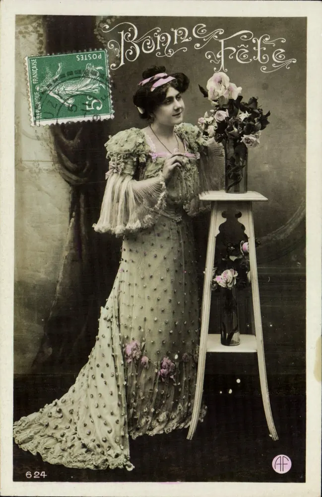 Frau in Abendkleid — Frohe Geburtstagsgrüße — AF, n° 624 - Vorderseite