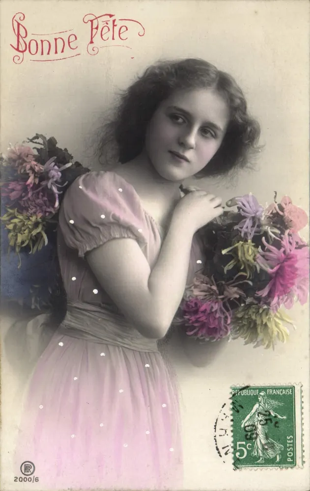 Junge Mädchen mit Blumenstrauß — Frohe Geburtstagskarte — R. 2000/6 - Vorderseite