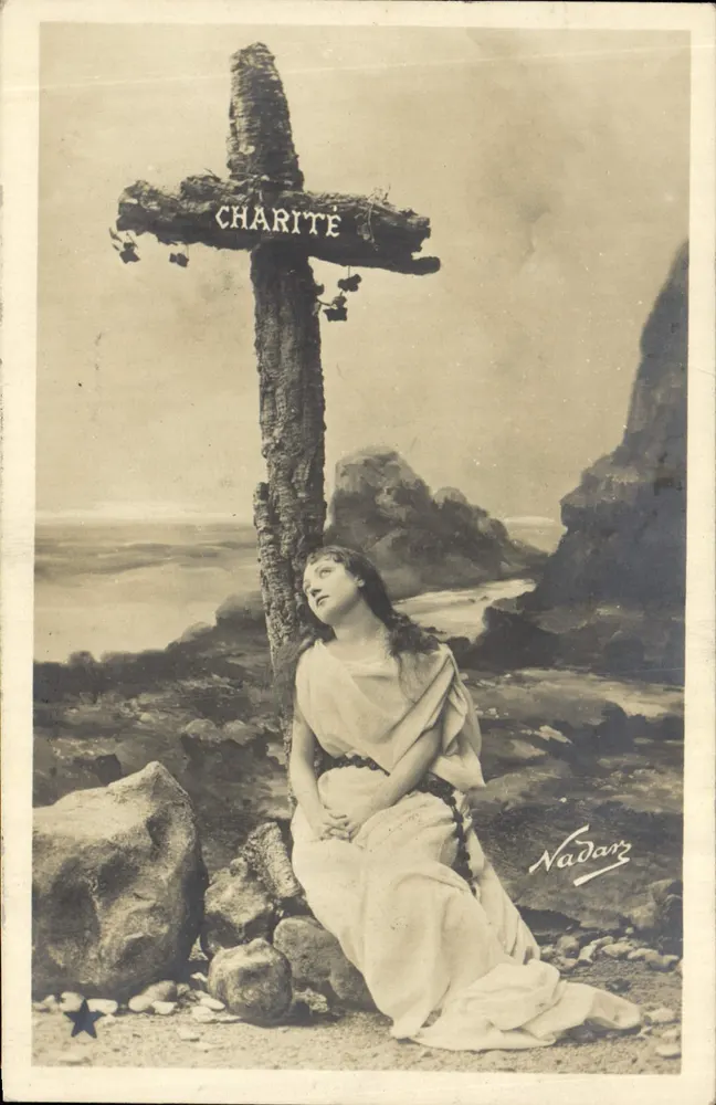 Caritas — Holzkreuz mit Inschrift — Nadarz - Vorderseite