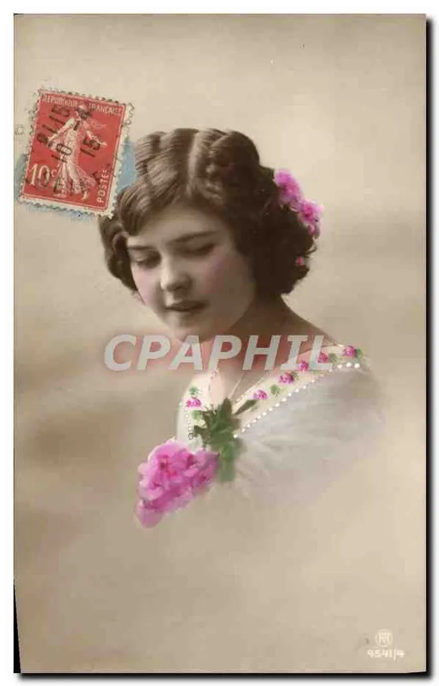 Junge Frau mit Blumen — Portrait — anonymer Verleger, Nr. 4541/4 - Vorderseite