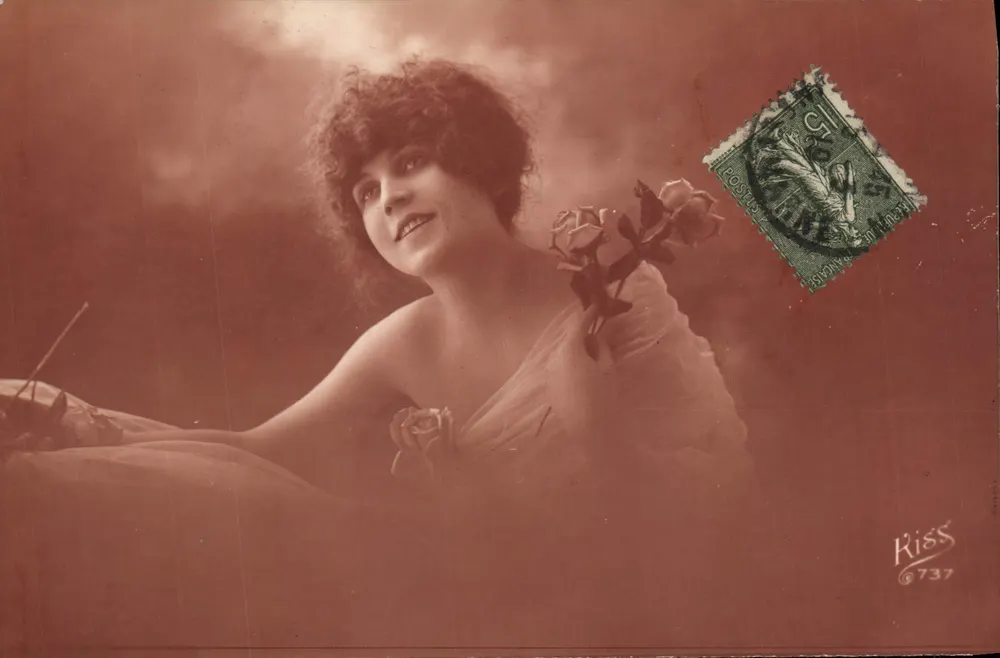 Junge Frau mit Rosen — phototypie Kiss — n°737 - Vorderseite