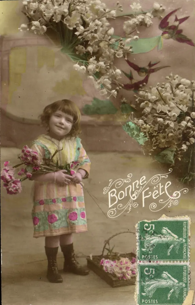 Menina com buquê — decoração floral e pássaros — editor desconhecido, número de série não visível - Frente