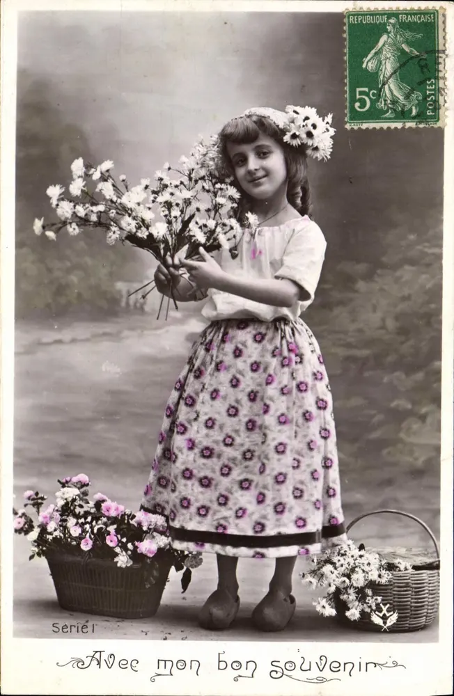 Menina com buquê de flores — Série I — Sériél - Frente