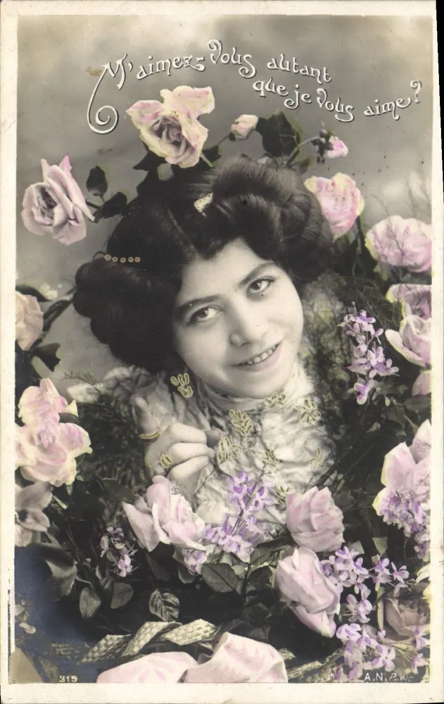 Junge Frau umgeben von Rosen — A.N. Paris, Nr. 319 - Vorderseite