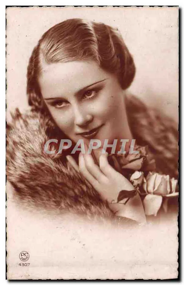 Elegante junge Frau — Portrait — P-C Paris, n° 4307 - Vorderseite