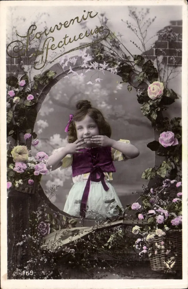 Menina — em moldura floral — Paris, n° 169 - Frente