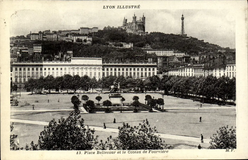 Place Bellecour und der Coteau de Fourvière — Lyon — Edition M.F. - Vorderseite