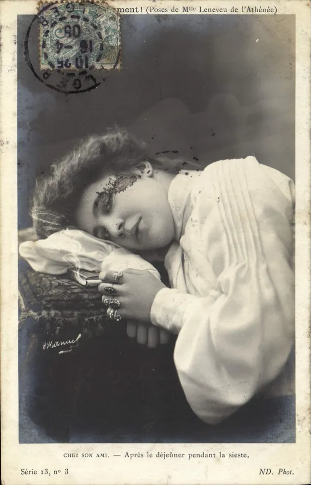 Schlafende Frau — Nach dem Mittagessen während der Siesta — ND. Foto. — Serie 13, Nr. 3 - Vorderseite