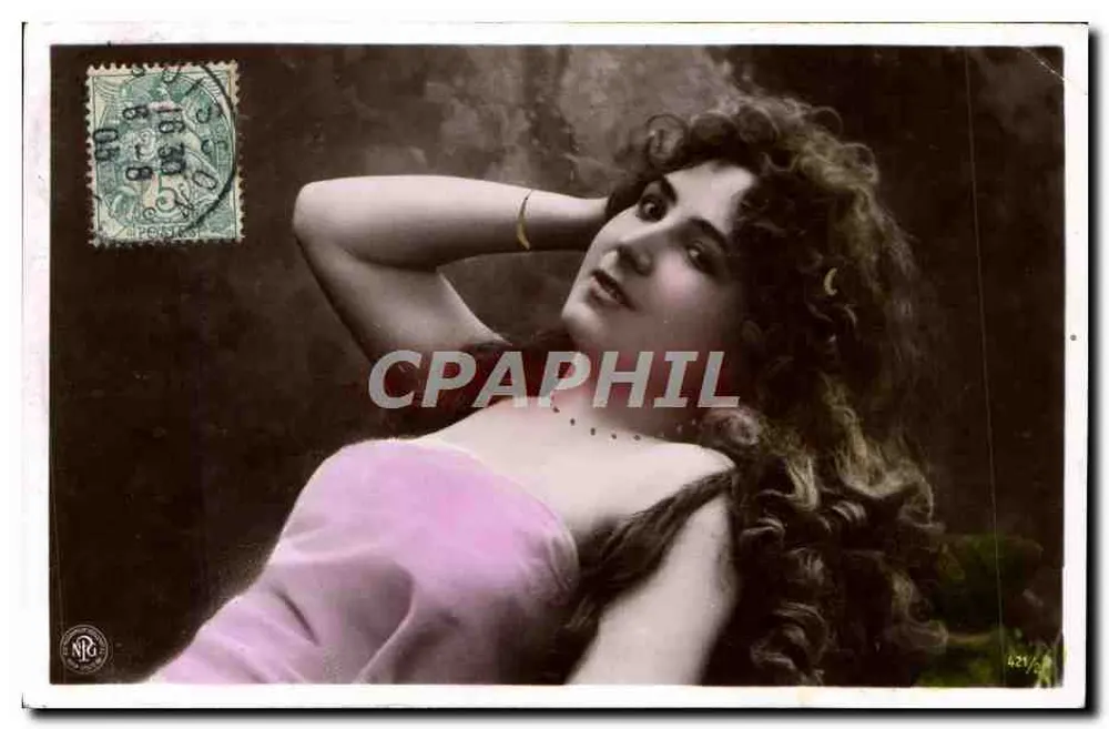 Jeune femme en robe rose — studio — NIG, n° 421/A - Recto