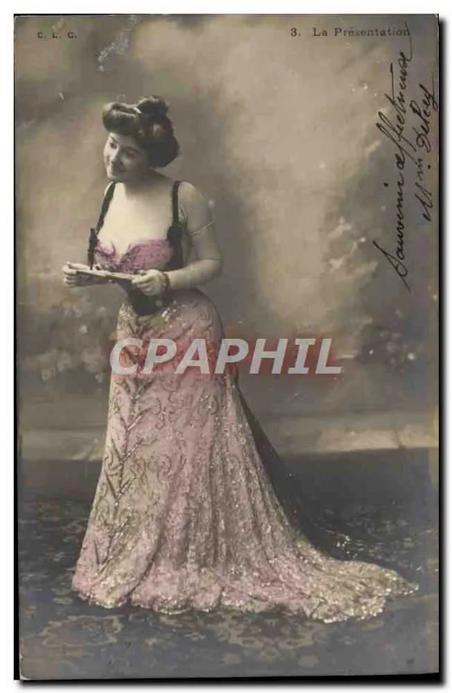 Femme en robe de bal rose — La Présentation — G. L. G., n°3 - Recto