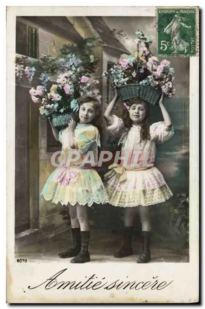 Duas jovens com cestas de flores — editor anônimo, n° 4070 - Frente