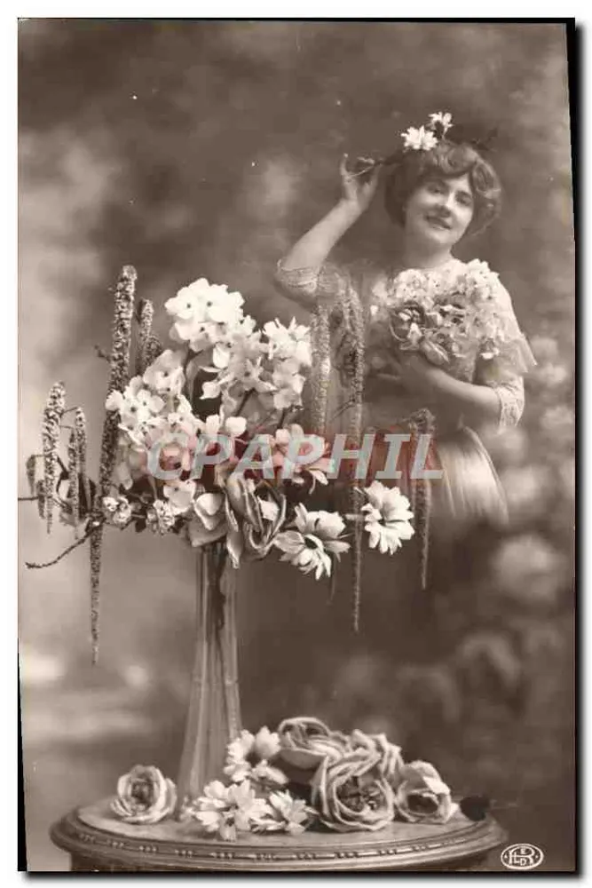 Femme en fleurs — studio photographique — J. Ledry - Recto