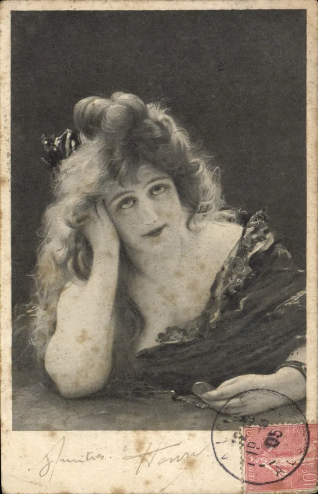 Portrait de la comédienne Amélia Hennu — éditeur Amélia Hennu, n° de série non visible - Recto