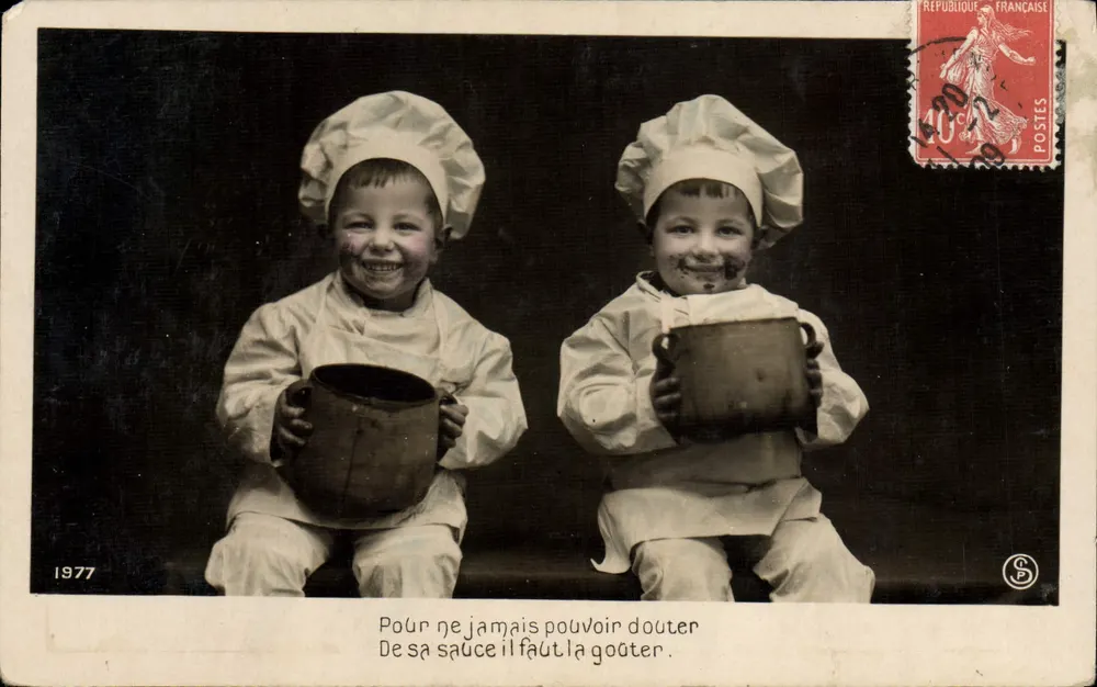 Zwei Kinder in Uniform — 1977 - Vorderseite