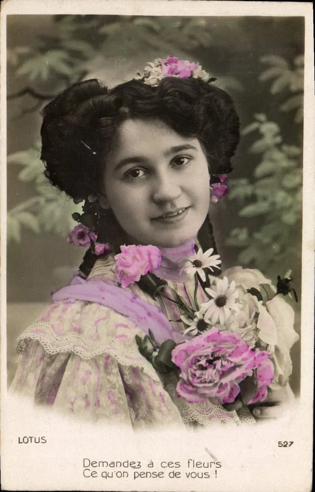 Jeune femme en fleurs — éditeur LOTUS, n° 527 - Recto