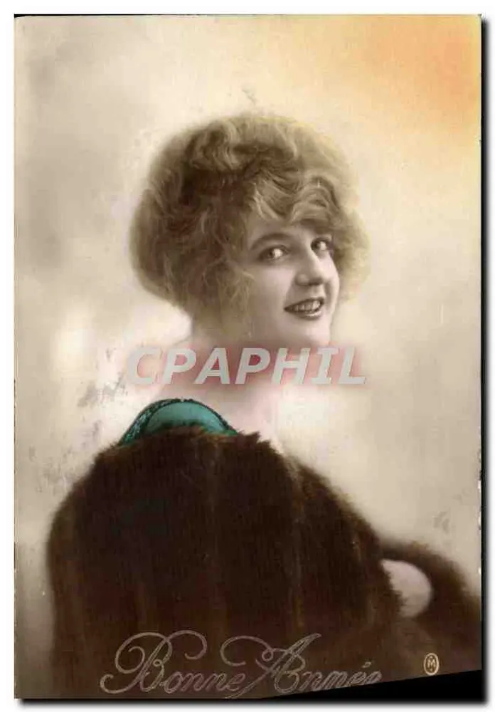 Jeune femme souriante — portrait — Bonne Année éditeur - Recto
