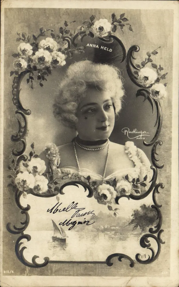 Anna Held — gerahmtes Portrait mit Blumen — Verlag Rewlunger, Paris, n° 018/6 - Vorderseite