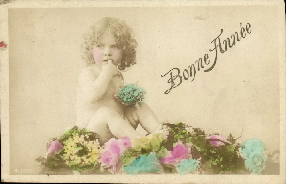 Kind, der unter Blumen sitzt — Frohe Neujahr — Lydunographiz (Fotogravur) Nr. 1117/2 - Vorderseite